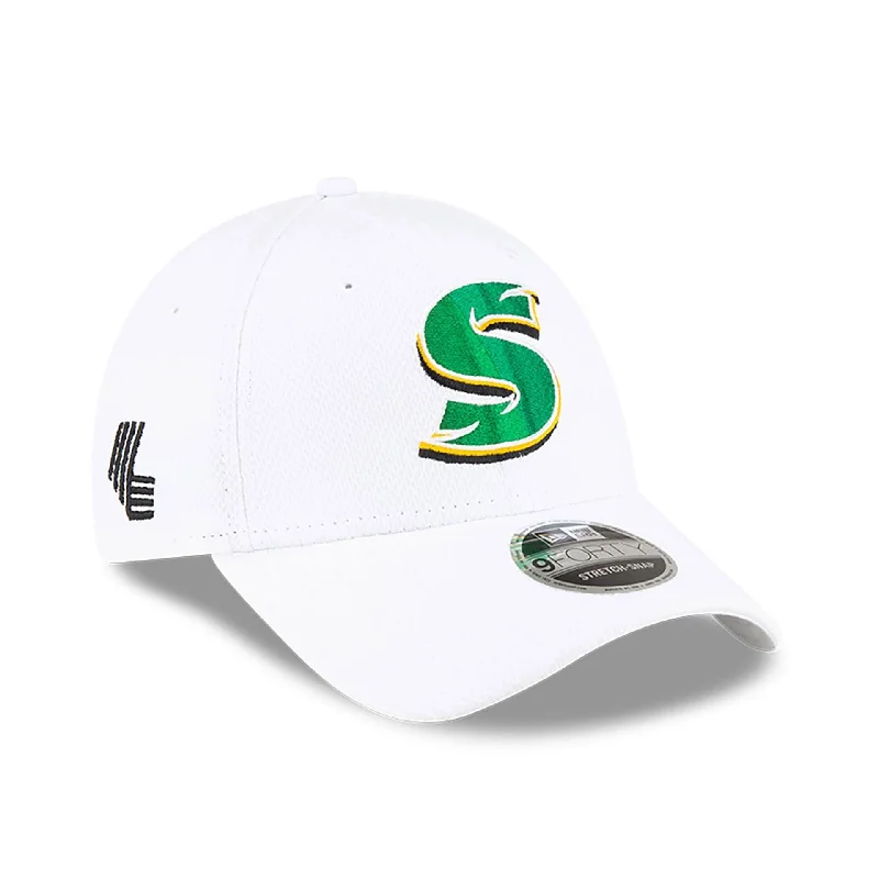 Stinger LIV Golf White 9FORTY Stretch Snap Adjustable Cap